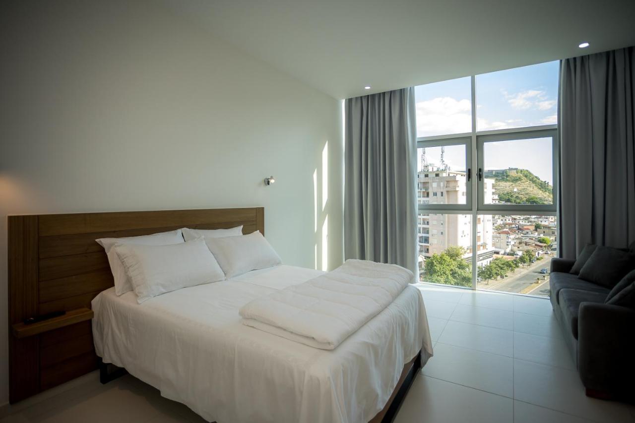 Sky Hotel Shkoder Bagian luar foto