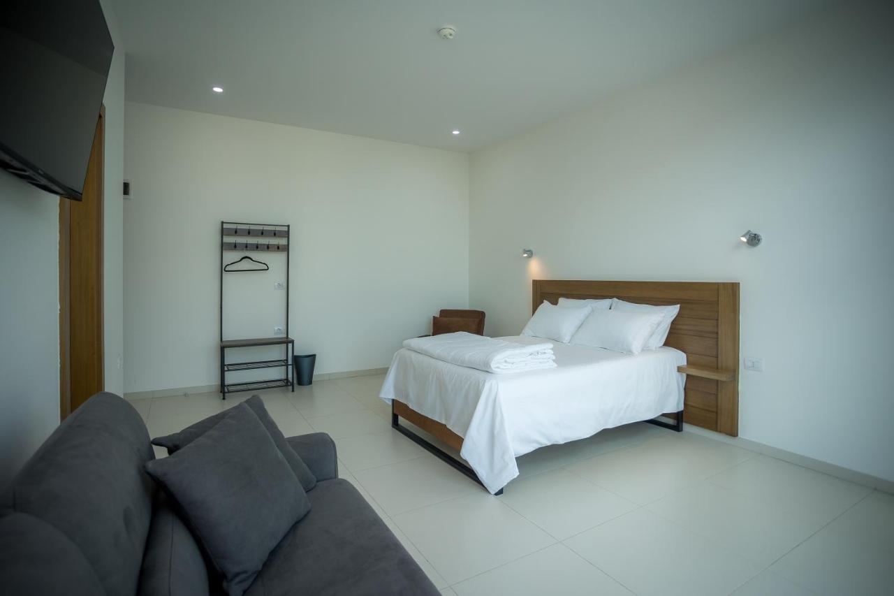 Sky Hotel Shkoder Bagian luar foto